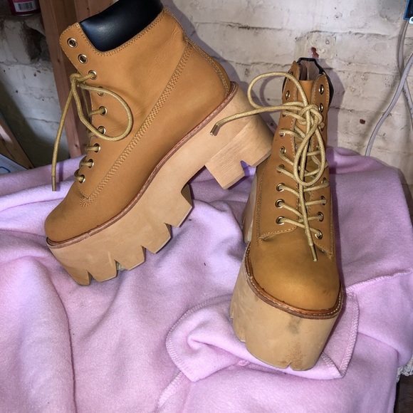 Nirvana Boots - Picture 2 of 4